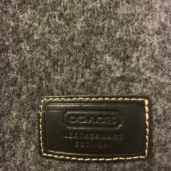 🌷🌷HP 🎉SALE NWT Authentic Coach Scarf - Picture 5 of 7